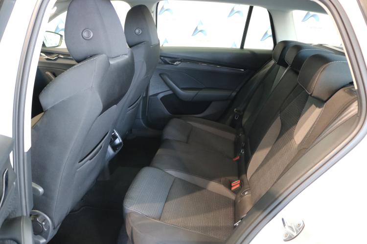 Octavia Combi 2.0 TDI DSG Ambition 4x4