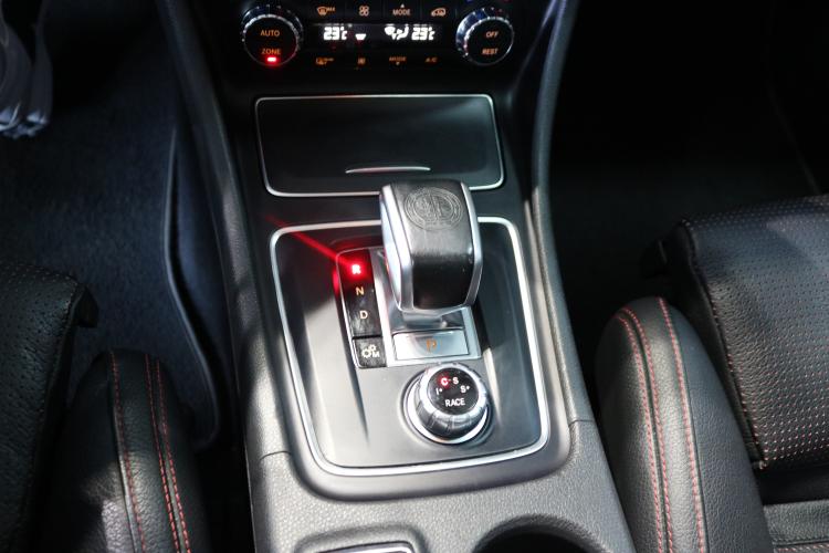 GLA 45 AMG Night Edition 4Matic 7G-DCT
