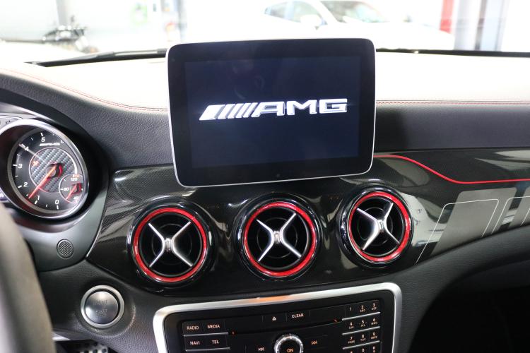 GLA 45 AMG Night Edition 4Matic 7G-DCT
