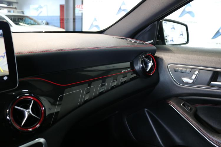 GLA 45 AMG Night Edition 4Matic 7G-DCT