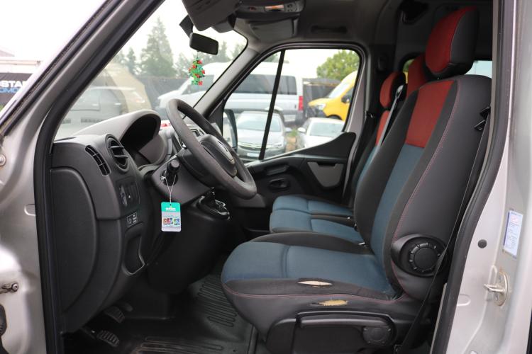 Master T39 2.3dCi Minibus 17 L3H2