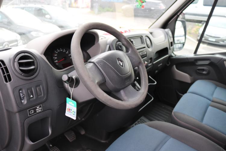 Master T39 2.3dCi Minibus 17 L3H2