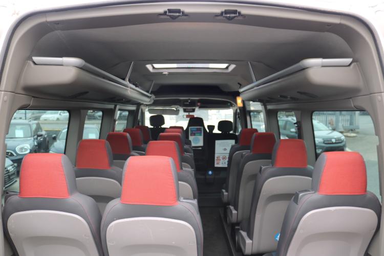 Master T39 2.3dCi Minibus 17 L3H2