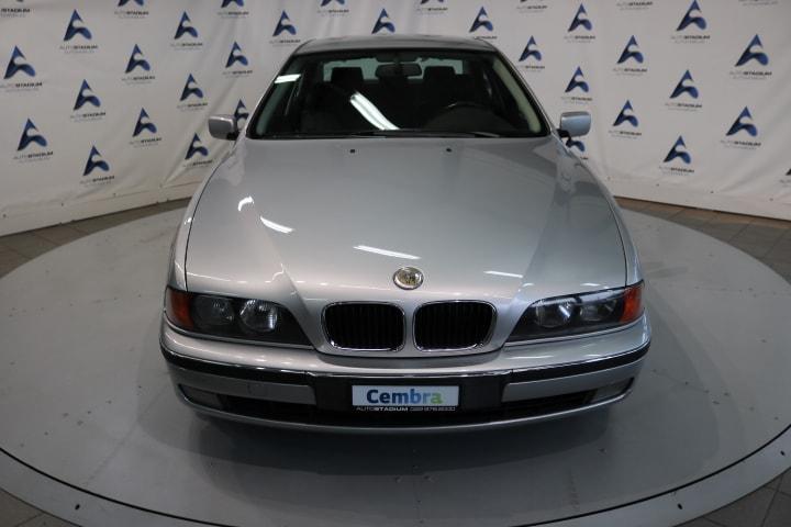 523i