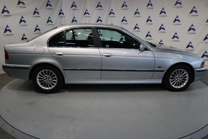 523i