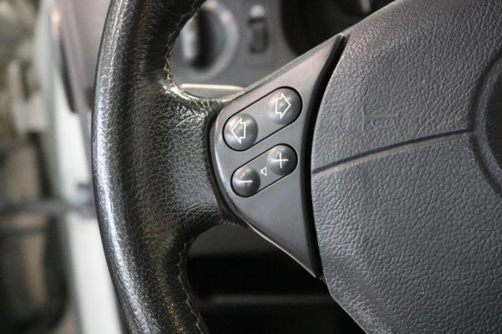 523i