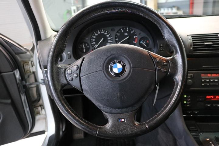 523i