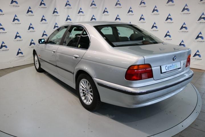 523i