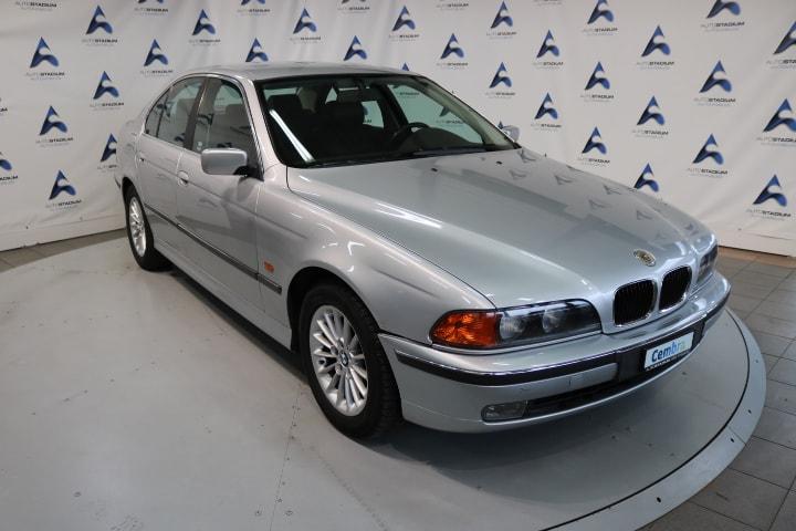 523i