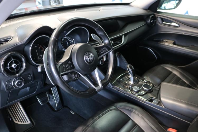 Stelvio 2.0 Executive Q4 Automatic