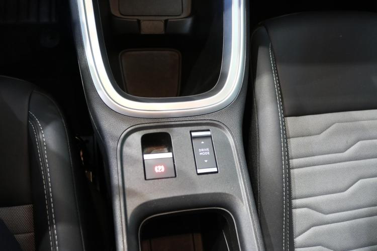 Avenger 1.2 Turbo MHEV Upland Plus 4xe