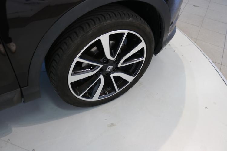 Qashqai 1.6 DIG-T tekna