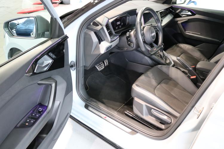 A1 Sportback 40 TFSI S Line S-tronic