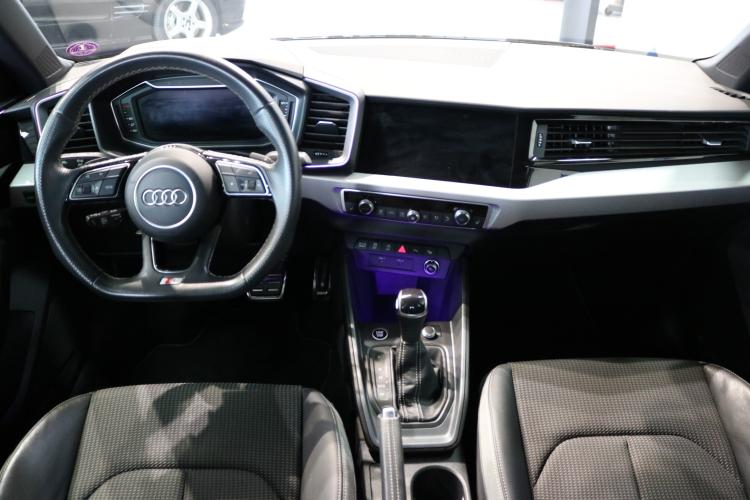 A1 Sportback 40 TFSI S Line S-tronic