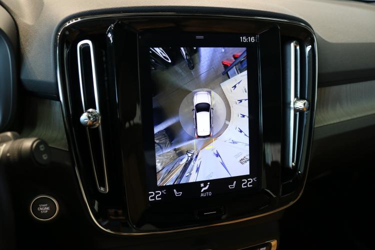 XC40 B4 Benzin Mild Hybrid AWD Momentum Geartronic