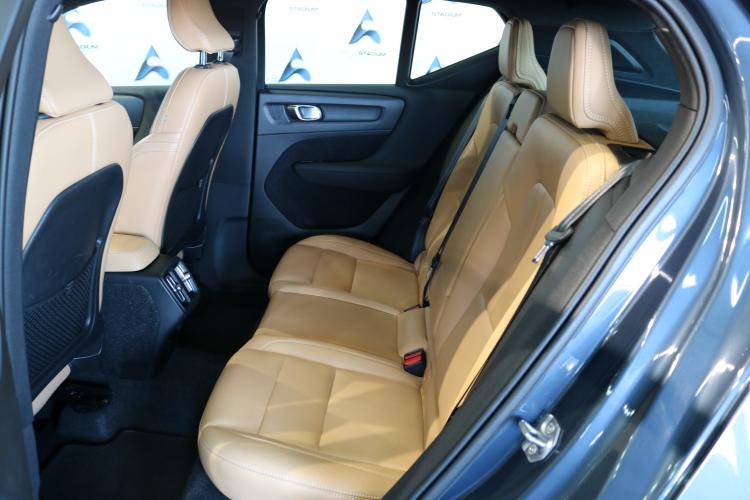 XC40 B4 Benzin Mild Hybrid AWD Momentum Geartronic