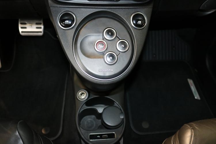 FIAT 595 1.4 16V Turbo Abarth Competizione Dualogic
