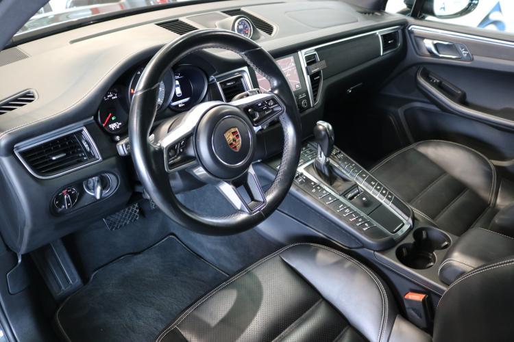 Macan GTS PDK