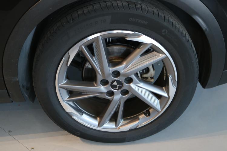 DS 7 Crossback E-Tense 300 4x4 RIVOLI Performance Line