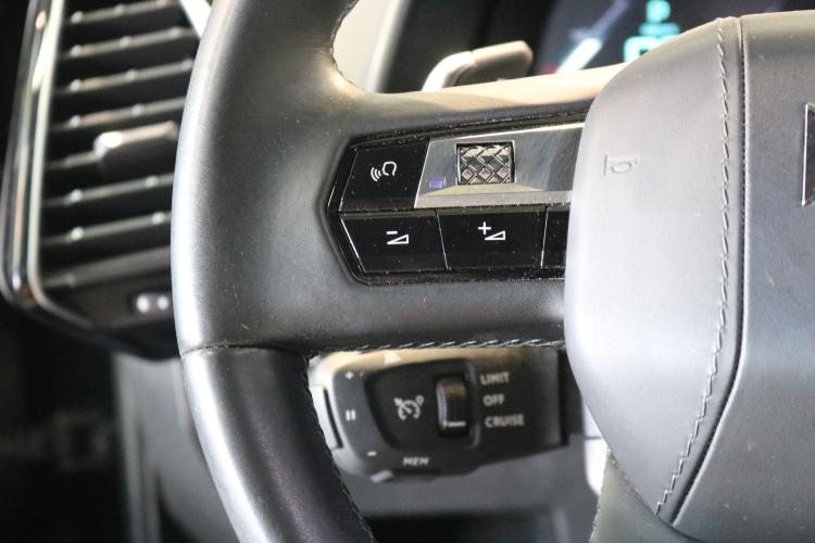 DS 7 Crossback E-Tense 300 4x4 RIVOLI Performance Line