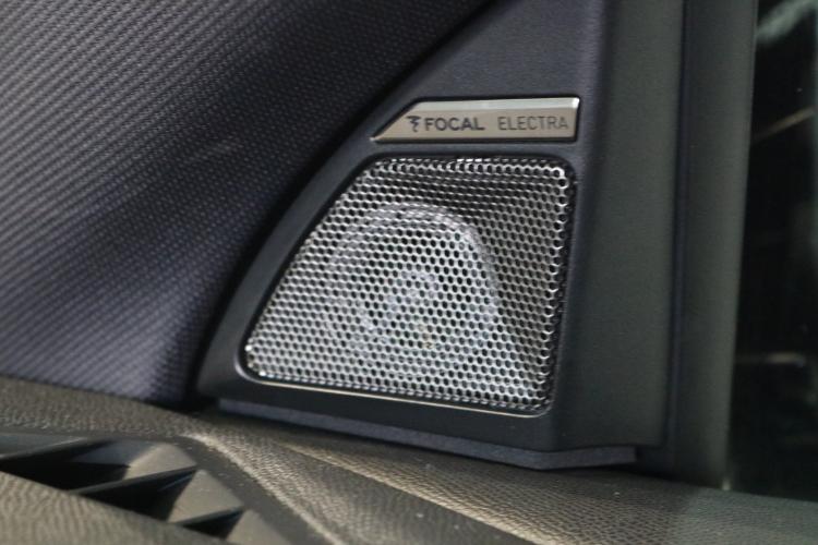 DS 7 Crossback E-Tense 300 4x4 RIVOLI Performance Line