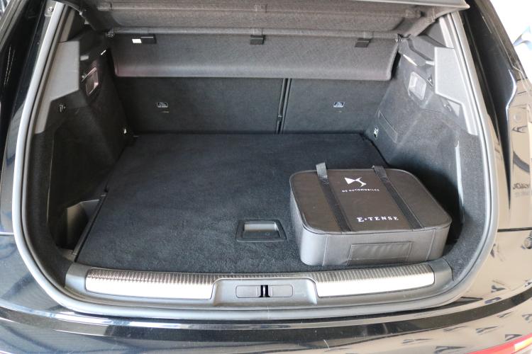 DS 7 Crossback E-Tense 300 4x4 RIVOLI Performance Line