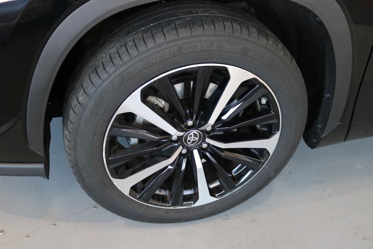 Highlander 2.5 HSD Premium e-CVT