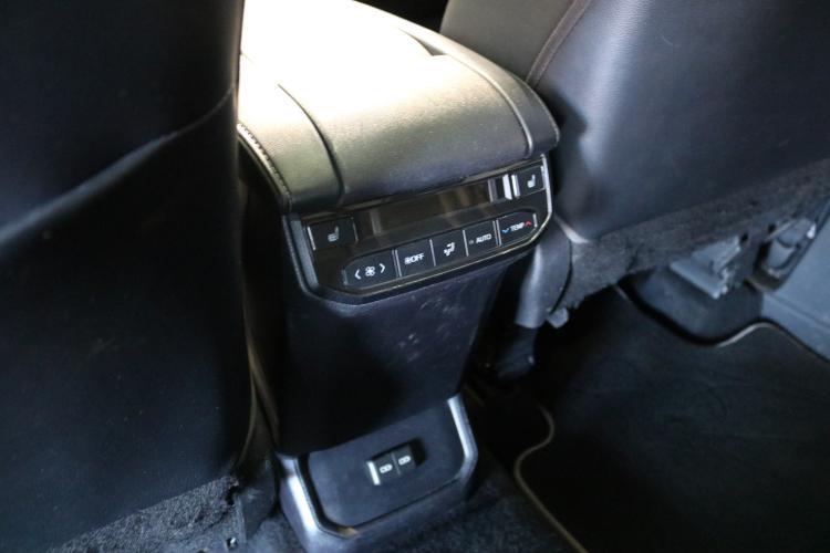 Highlander 2.5 HSD Premium e-CVT