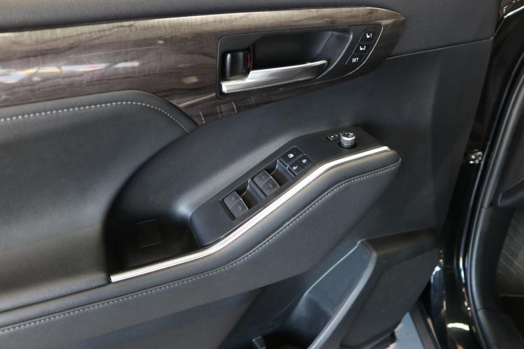 Highlander 2.5 HSD Premium e-CVT