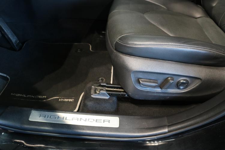 Highlander 2.5 HSD Premium e-CVT