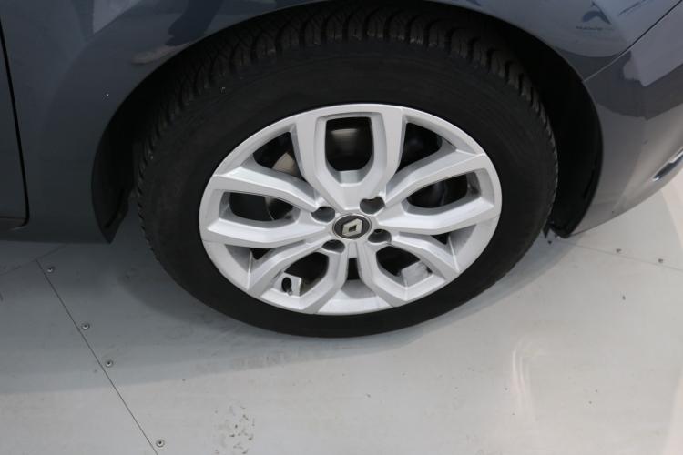 Clio Grandtour 1.2 16V T Intens