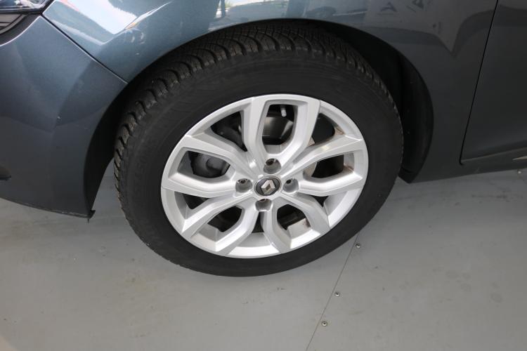 Clio Grandtour 1.2 16V T Intens