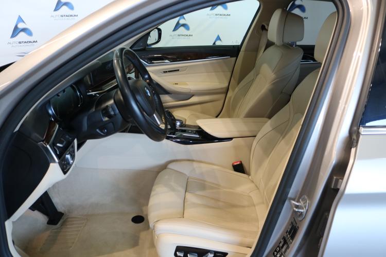 530i xDrive Luxury Line Steptronic
