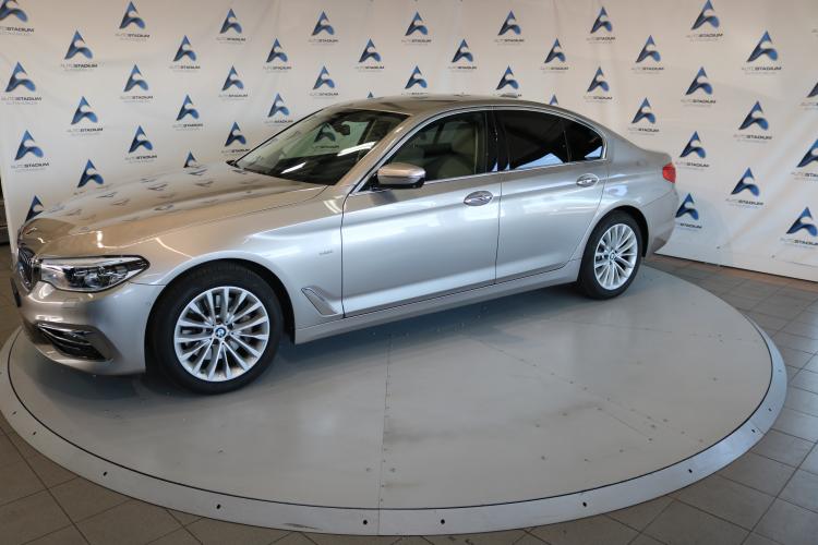 530i xDrive Luxury Line Steptronic