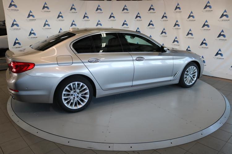 530i xDrive Luxury Line Steptronic