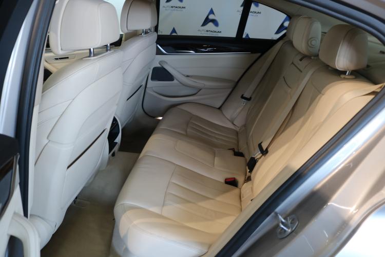 530i xDrive Luxury Line Steptronic