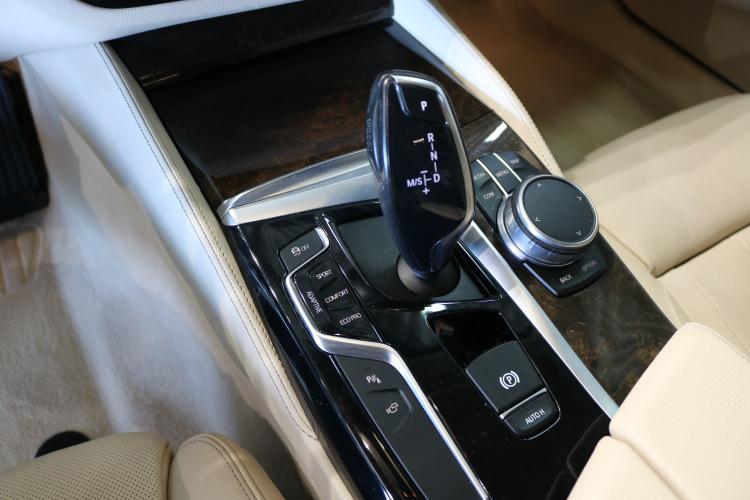 530i xDrive Luxury Line Steptronic