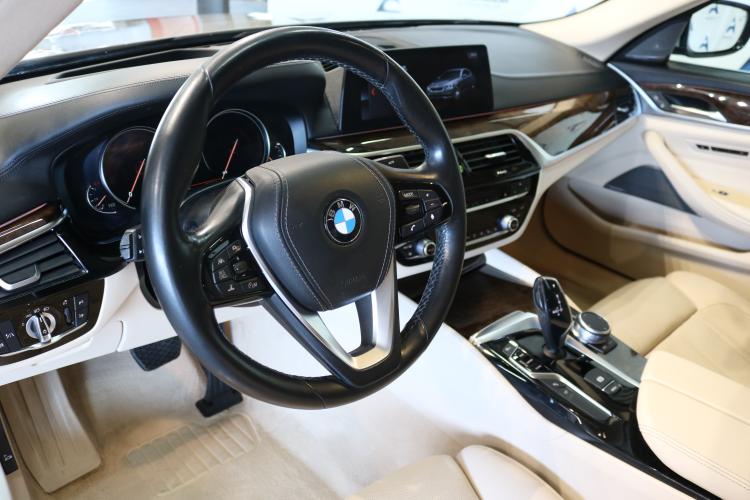 530i xDrive Luxury Line Steptronic