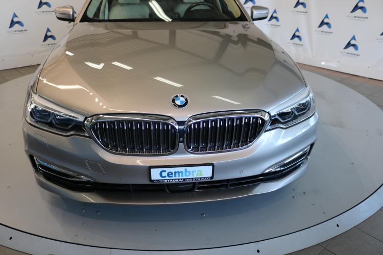 530i xDrive Luxury Line Steptronic