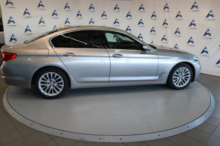 530i xDrive Luxury Line Steptronic