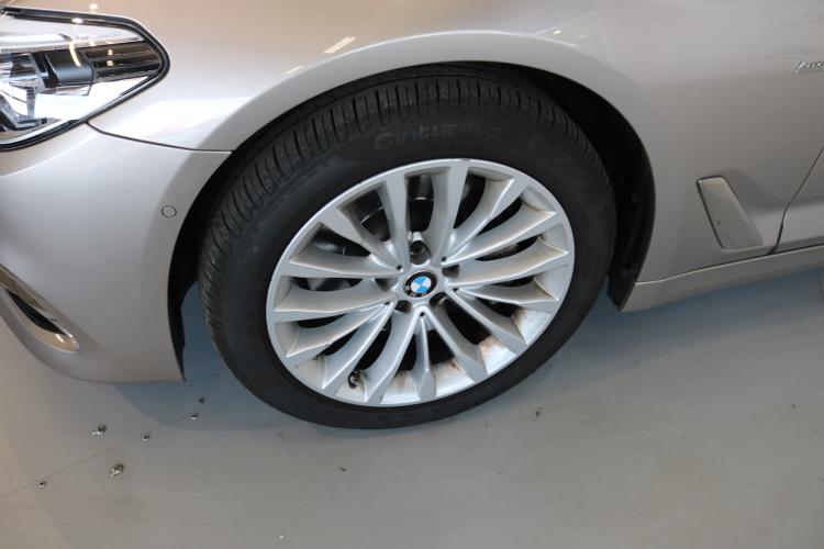 530i xDrive Luxury Line Steptronic