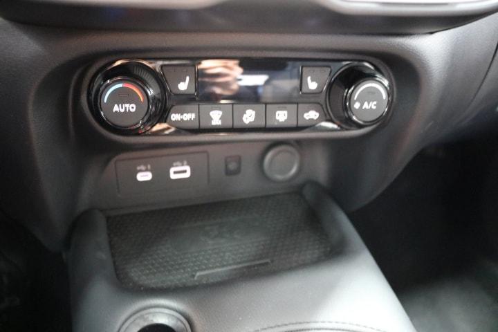Juke 1.0 DIG-T N-Connecta DCT