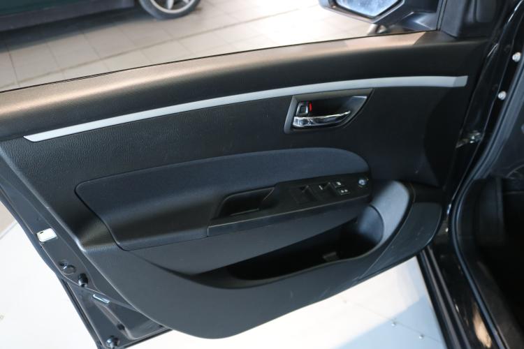 Swift 1.2i 16V Sergio Cellano