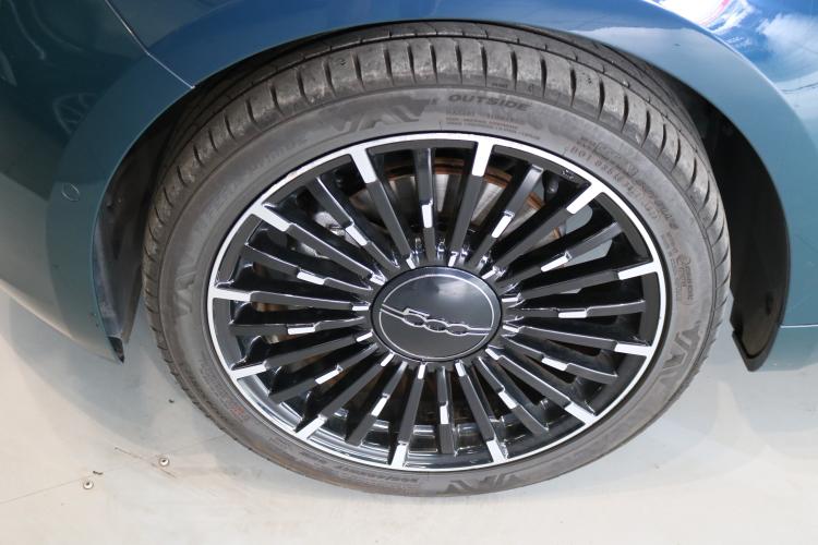 500 electric 87 kW La Prima