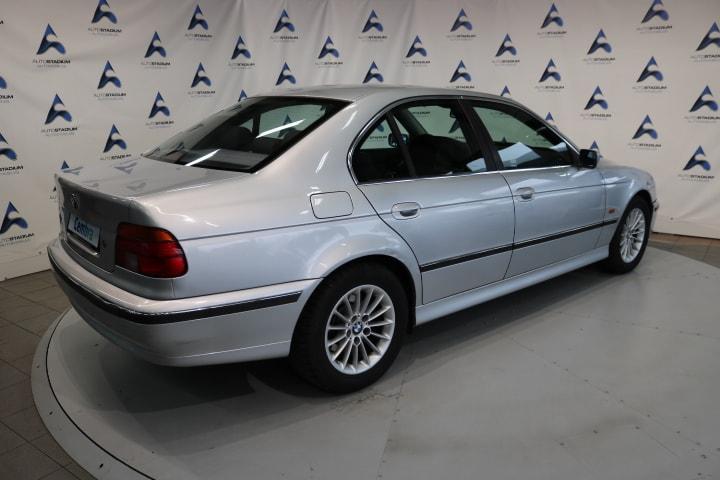523i