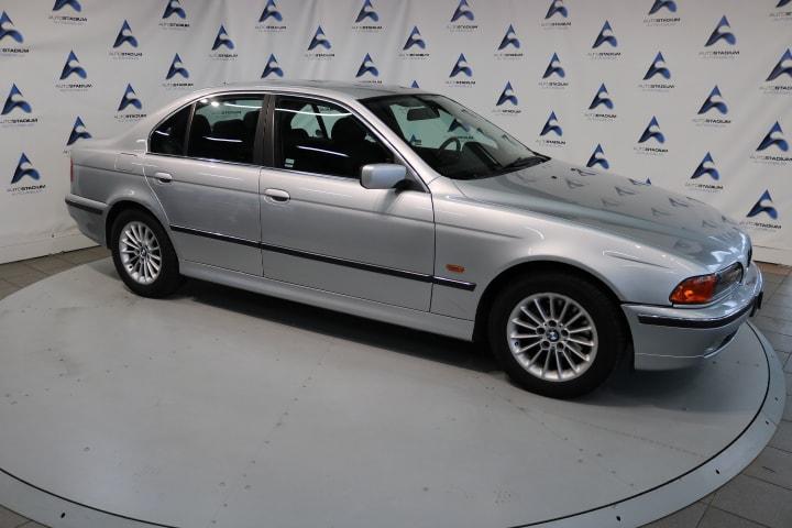 523i