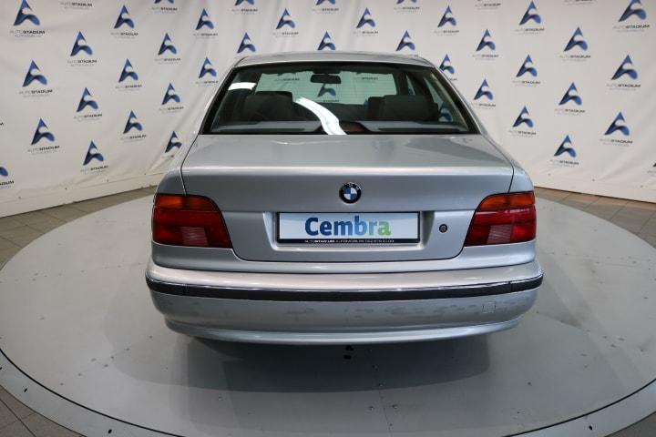 523i