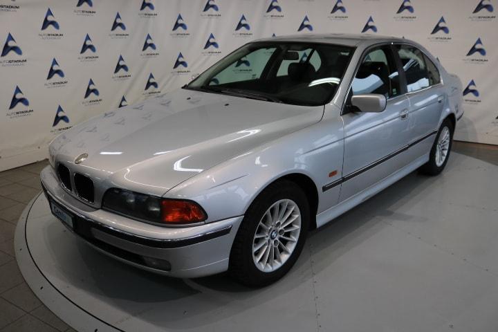 523i