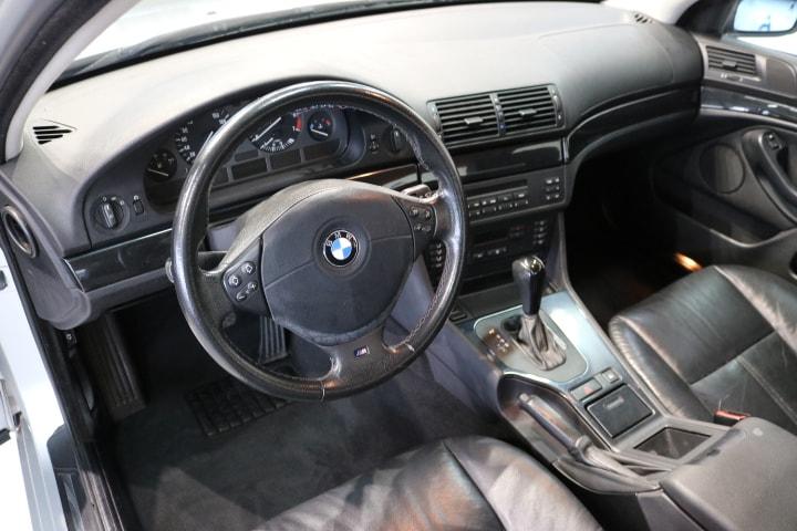523i