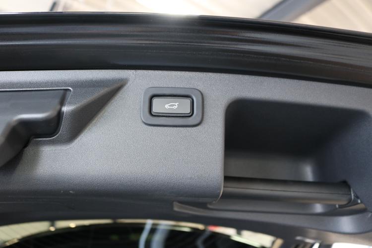 Discovery Sport R Dyn P250 2.0 Si4 MHEV Base AT9